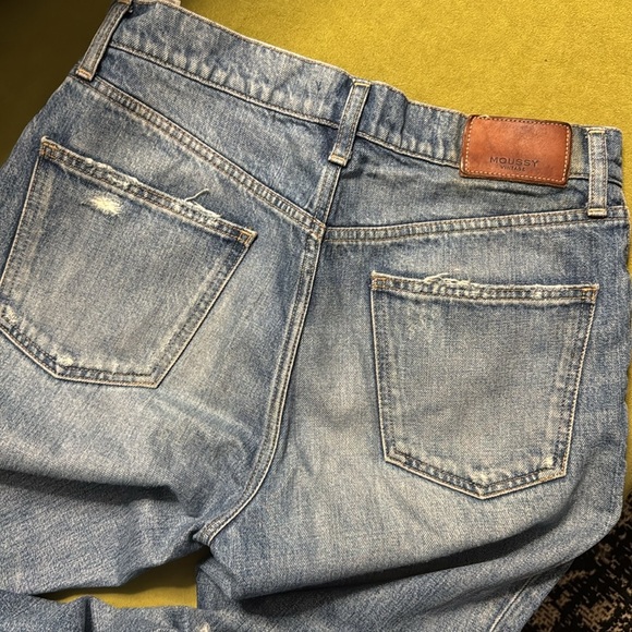 Moussy Vintage's Marshall Boy Skinny Jeans
Size 29 EUC 2 - Picture 12 of 14